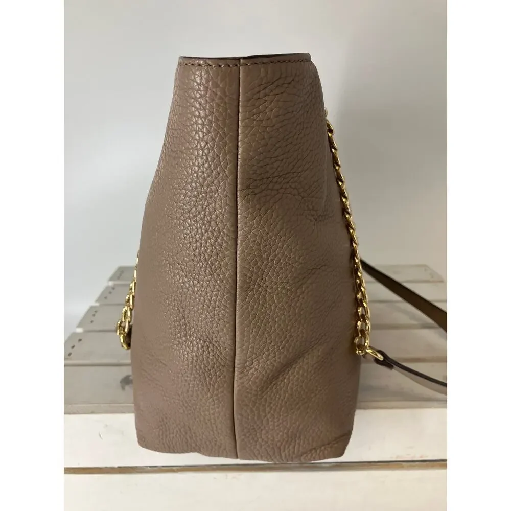 MICHAEL KORS, LARGE TAUPE PEBBLED LEATHER SHOULDER BAG